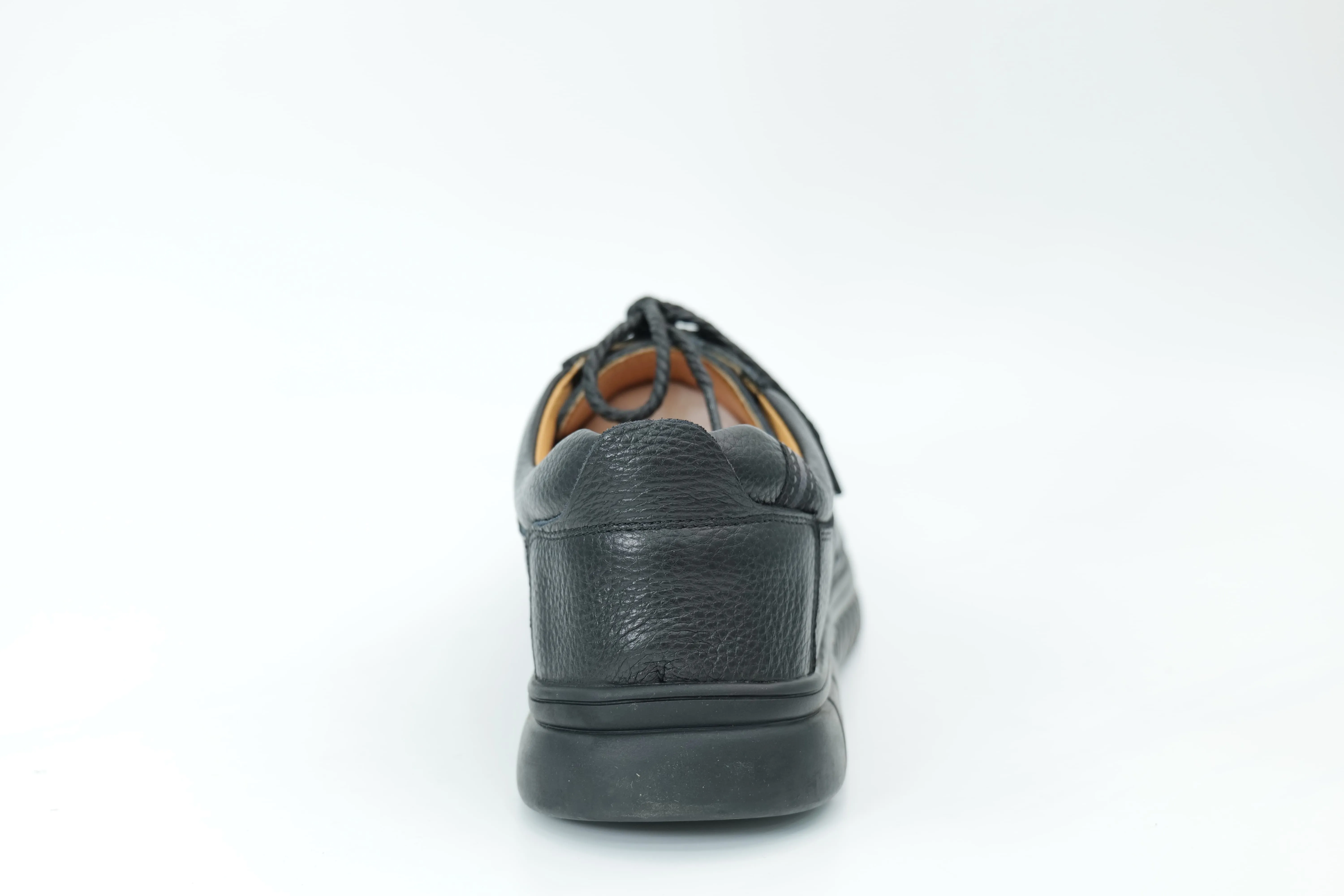 Casual shoes