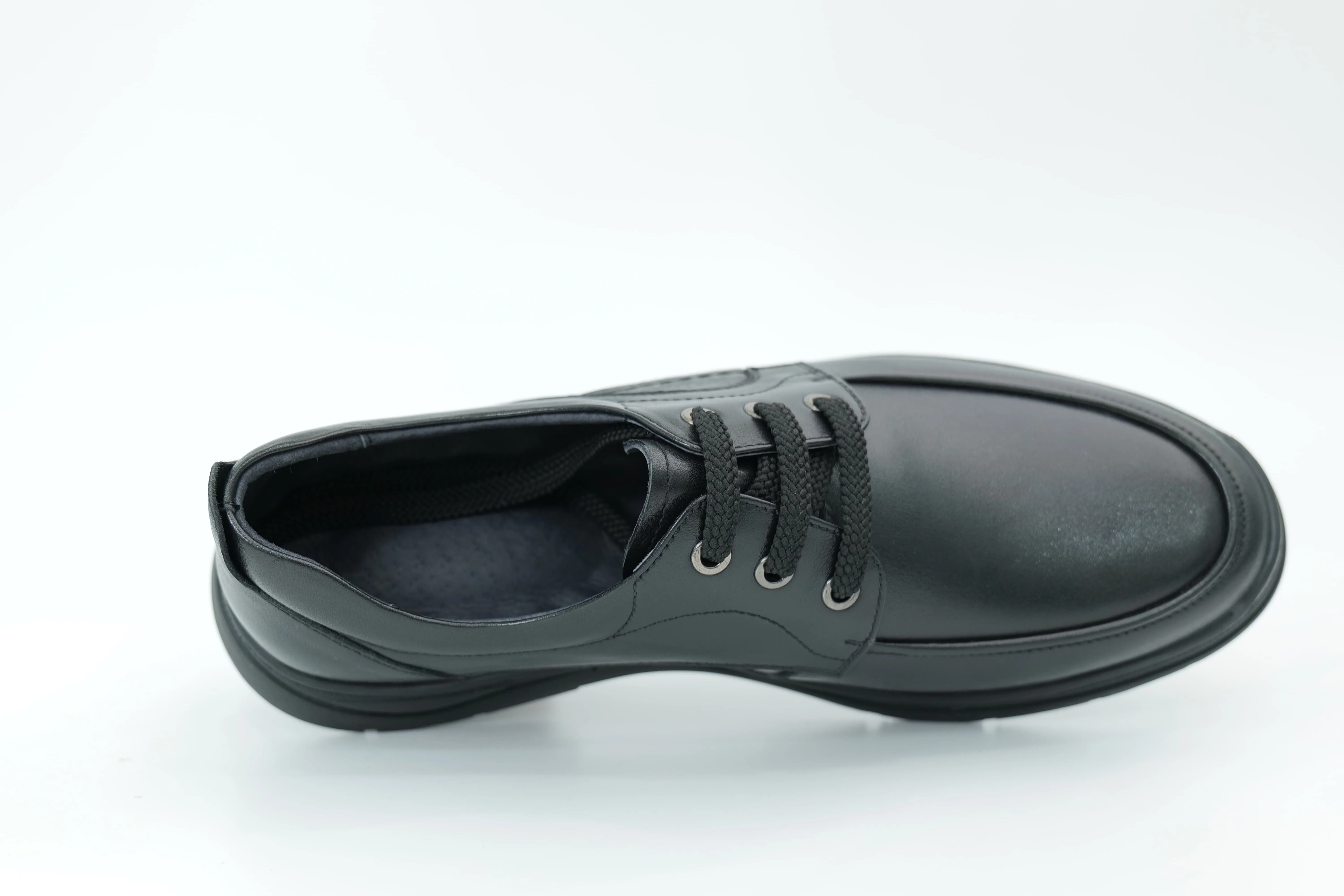 Casual shoes