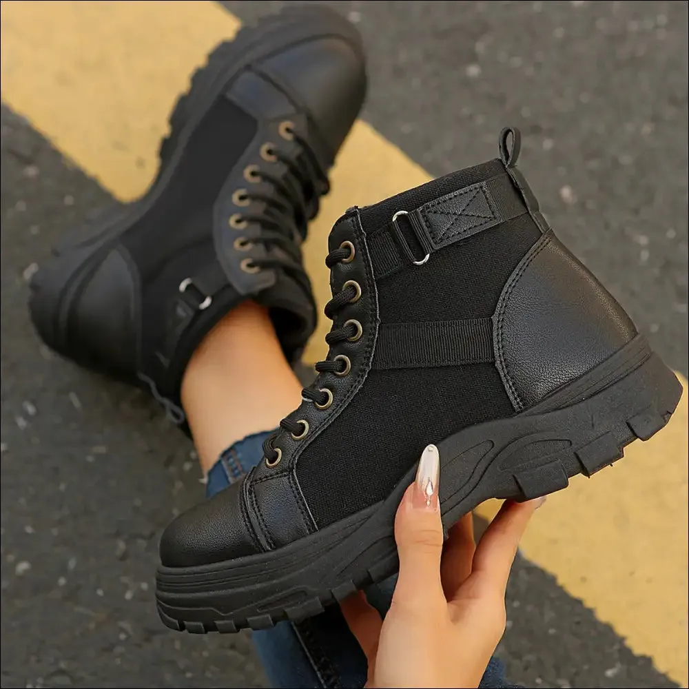 Chic Round-Toe Lace-Up Boots for Every Occasion