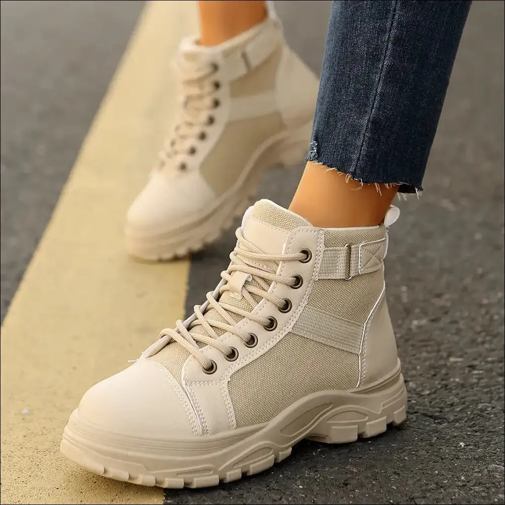 Chic Round-Toe Lace-Up Boots for Every Occasion