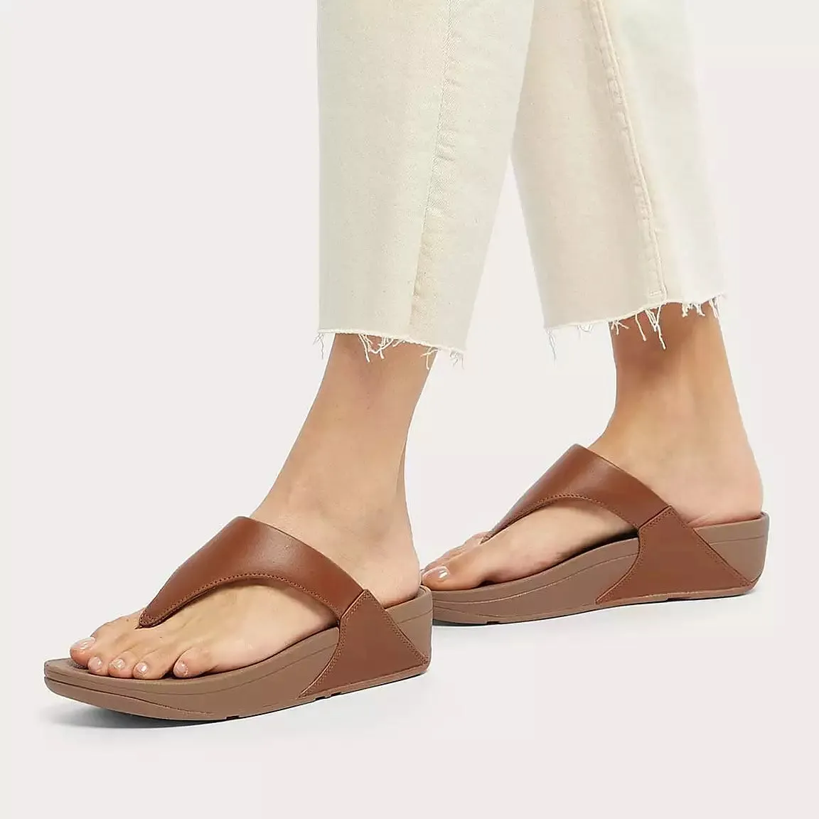 FitFlop LULU Leather Toe-Post Sandals