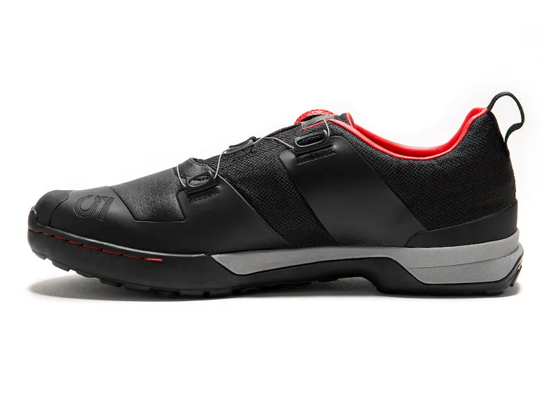 FIVE TEN KESTREL CLIPLESS [TEAM BLACK]