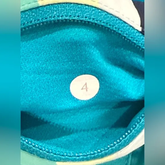 Lululemon Run Pace Setter  Skirt 4 way Stretch Surge / Assorted‎ Stripe Surge