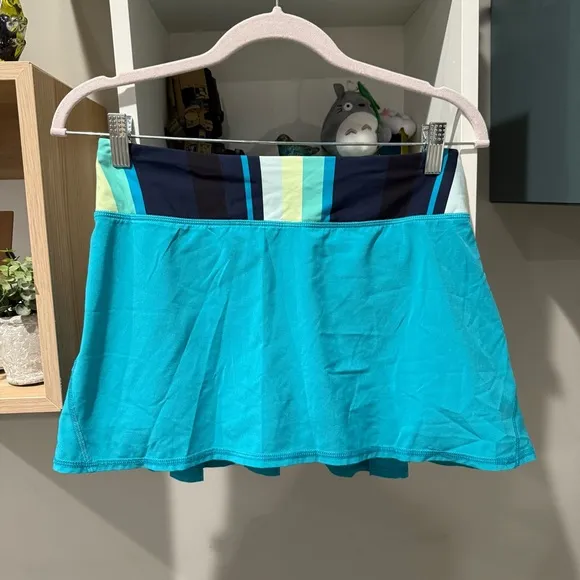 Lululemon Run Pace Setter  Skirt 4 way Stretch Surge / Assorted‎ Stripe Surge