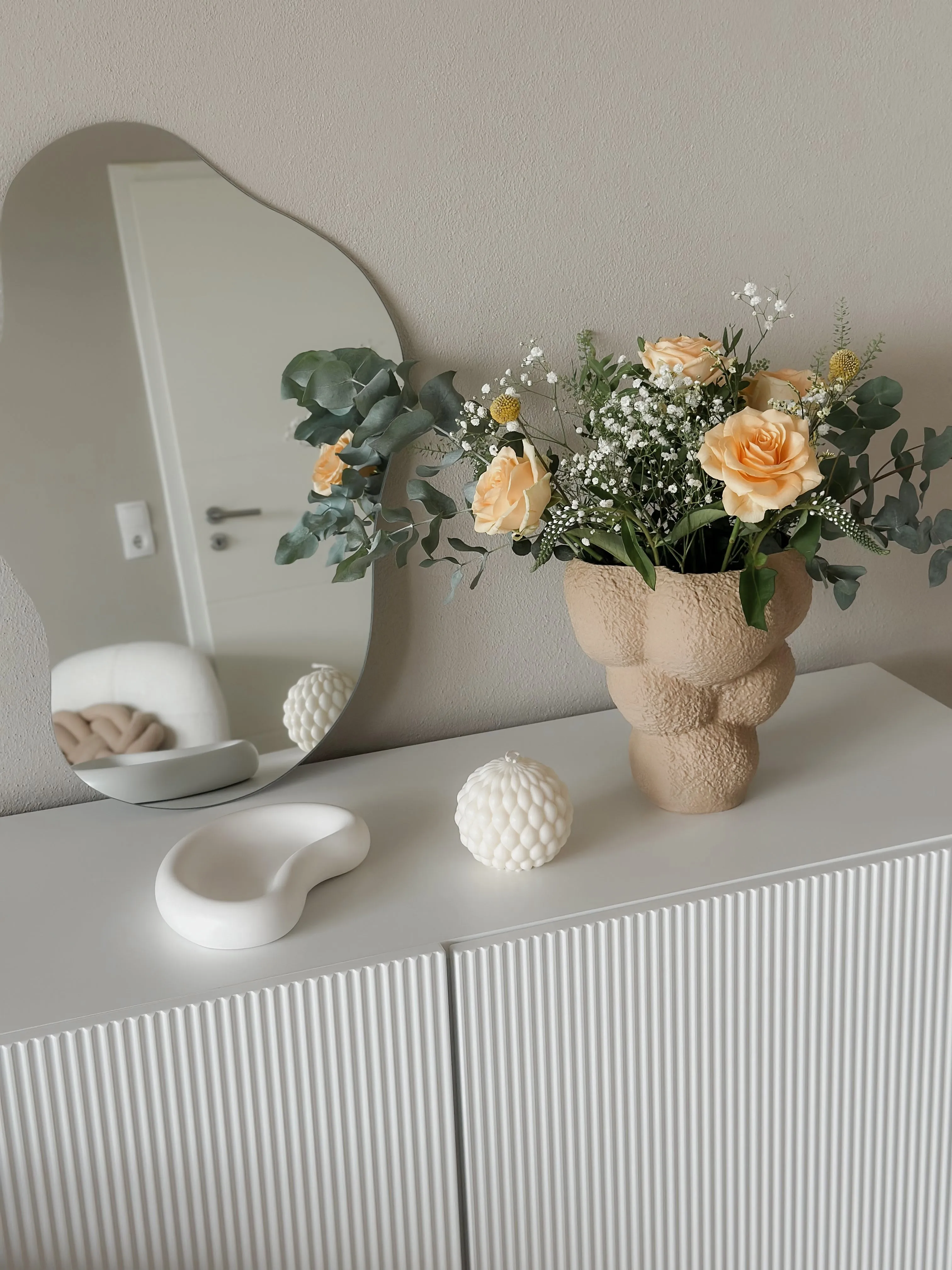 Snow Vase