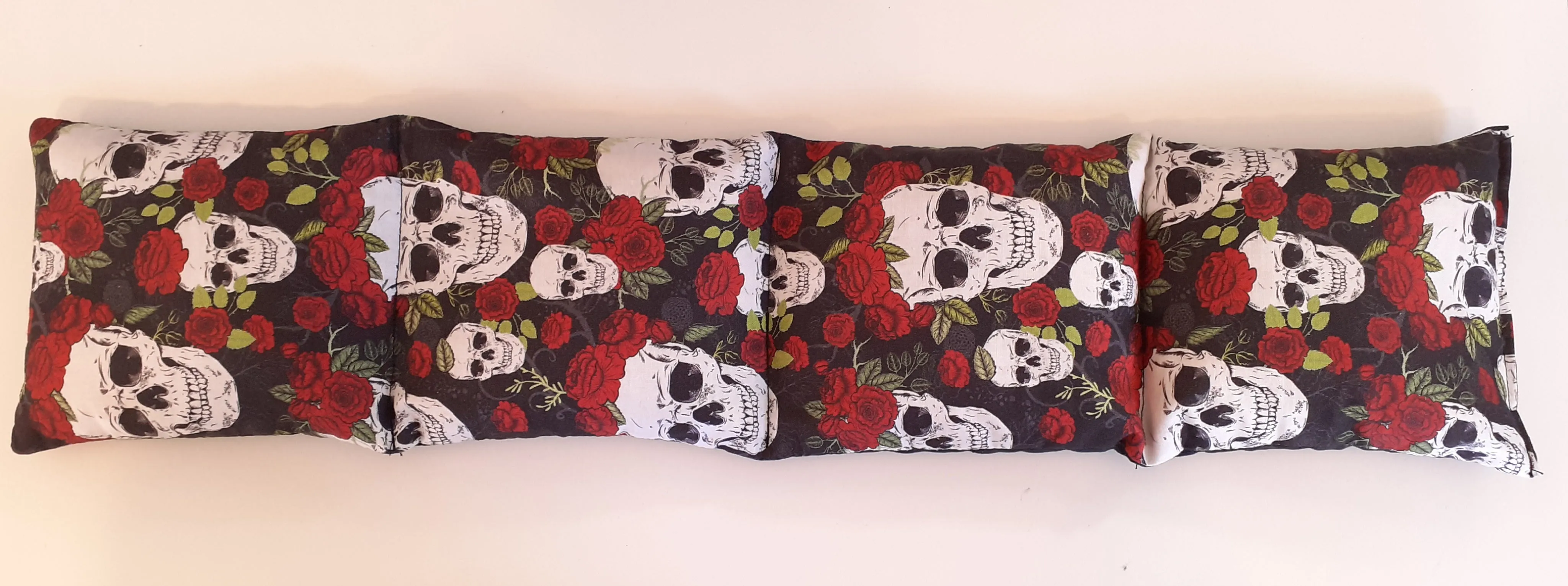 Wheat Bag Extra Long   'Skull & Red Roses'
