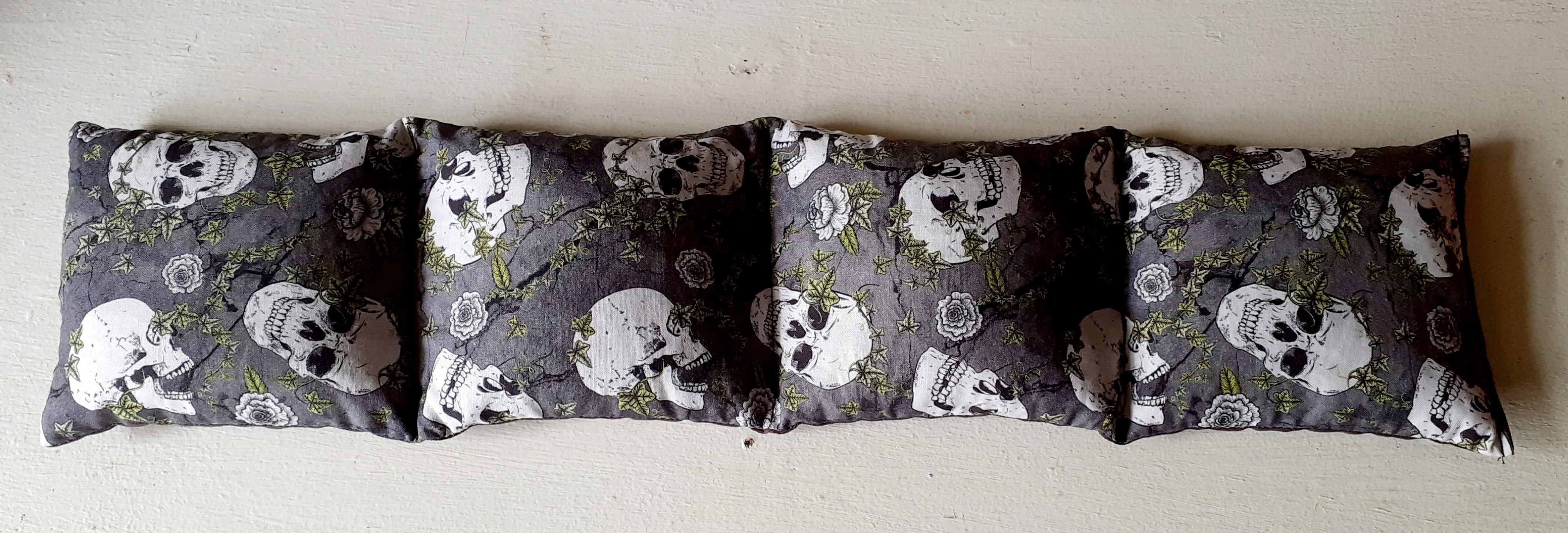 Wheat Bag Extra Long   'SKULL GREY'