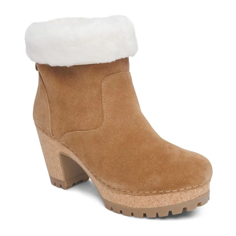WOMEN'S AETREX SCARLETT BOOT | HONEY